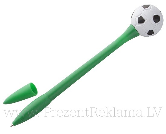 Pildspalva ar futbola bumbu